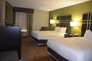 comfort inn and suites maumee toledo i80 90