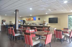 comfort inn and suites maumee toledo i80 90
