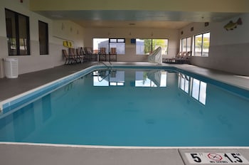 Comfort Inn & Suites Maumee - Toledo (I80-90),Perrysburg>>Maumee,3 star