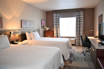 hilton garden inn oconomowoc