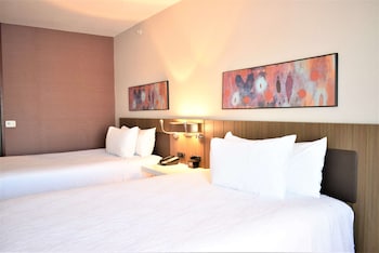 hilton garden inn oconomowoc