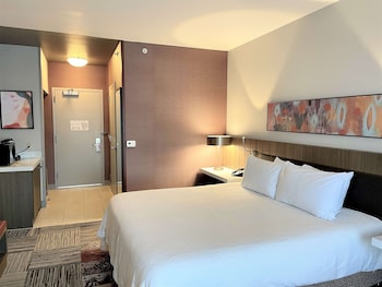 hilton garden inn oconomowoc