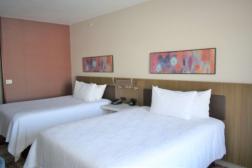 hilton garden inn oconomowoc