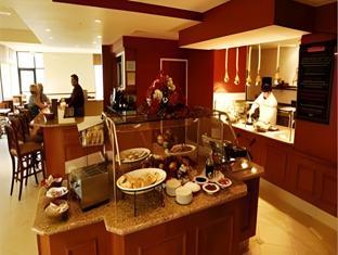 hilton garden inn oconomowoc