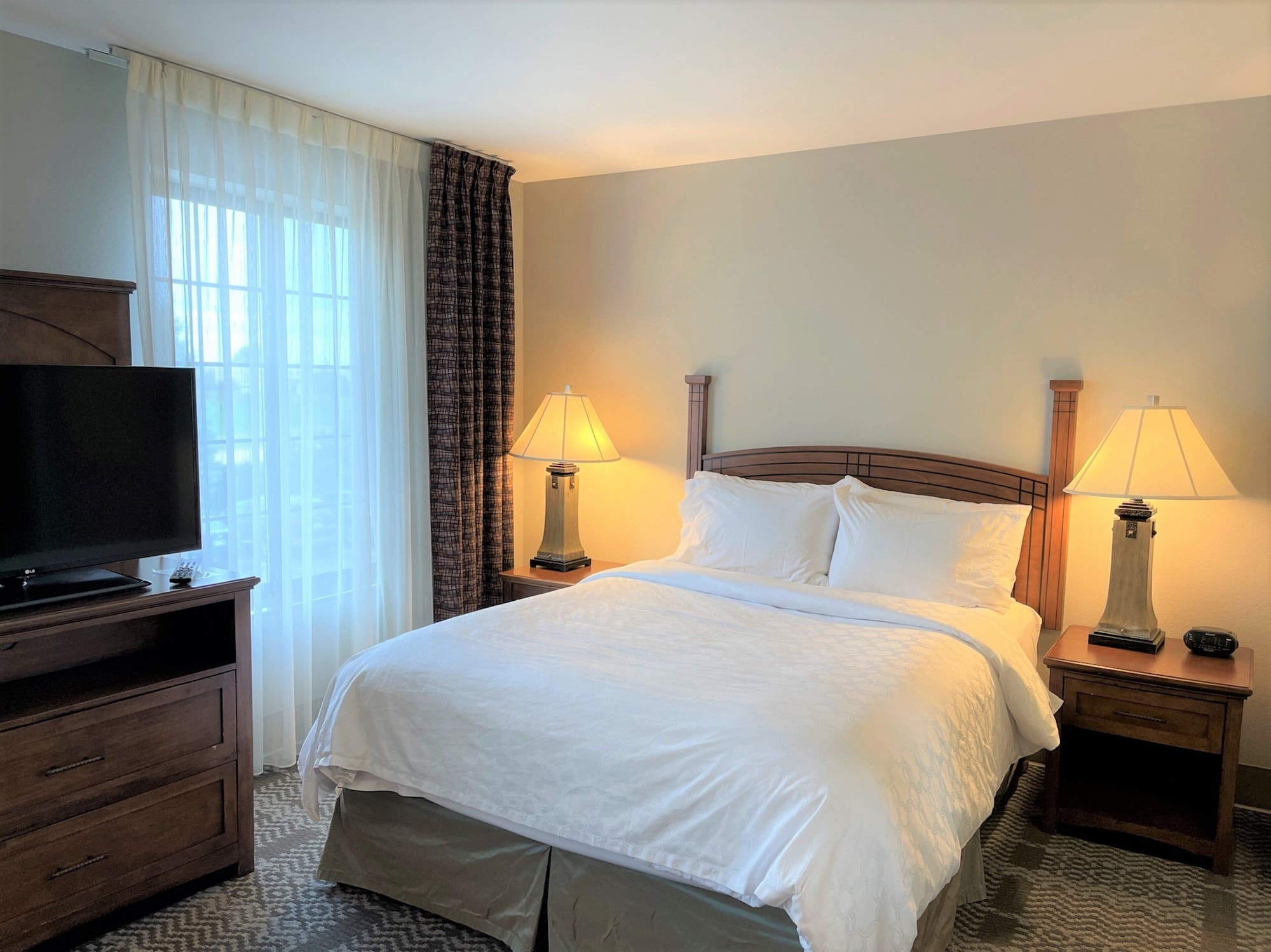 staybridge suites milwaukee west oconomowoc by ihg