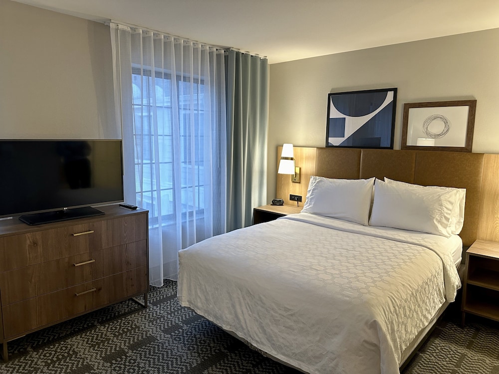 staybridge suites milwaukee west oconomowoc by ihg