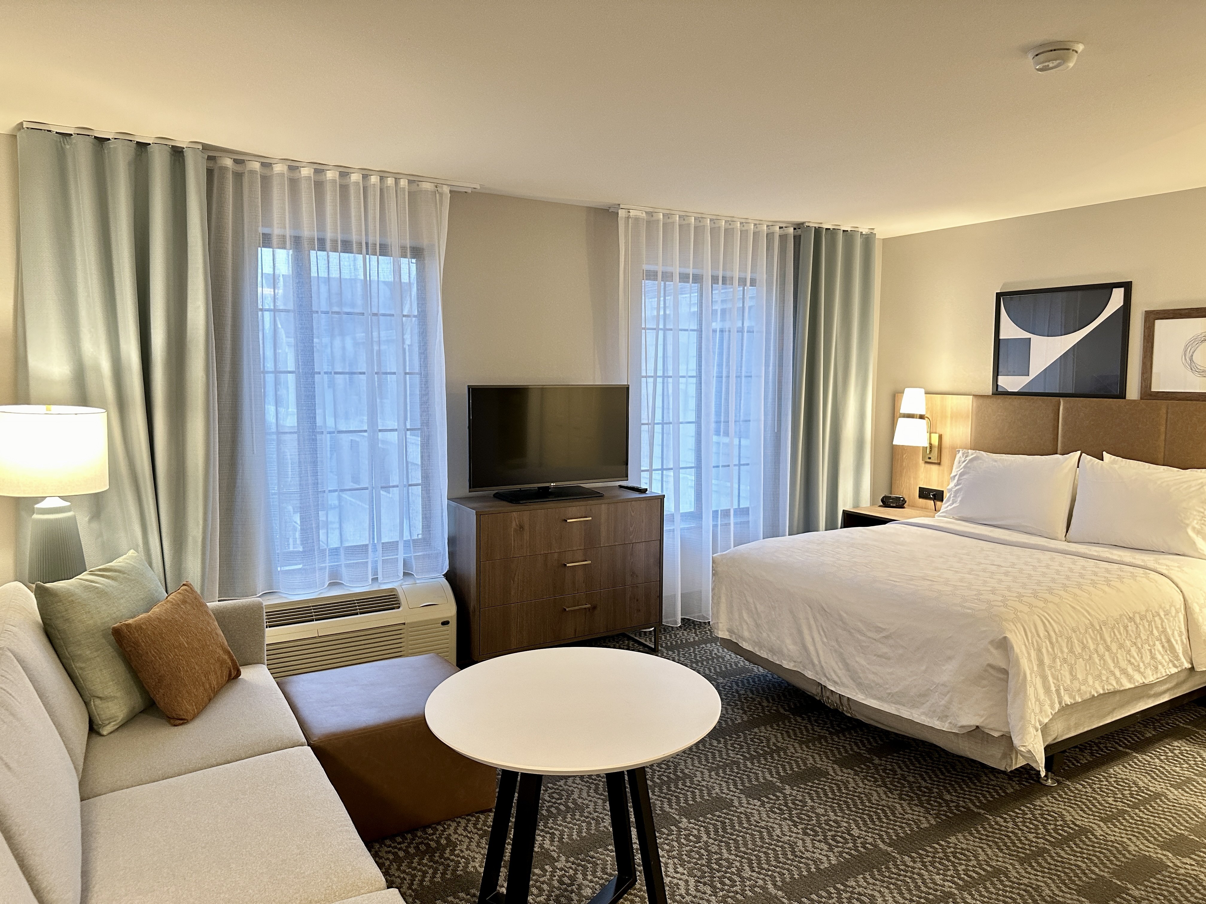 staybridge suites milwaukee west oconomowoc by ihg