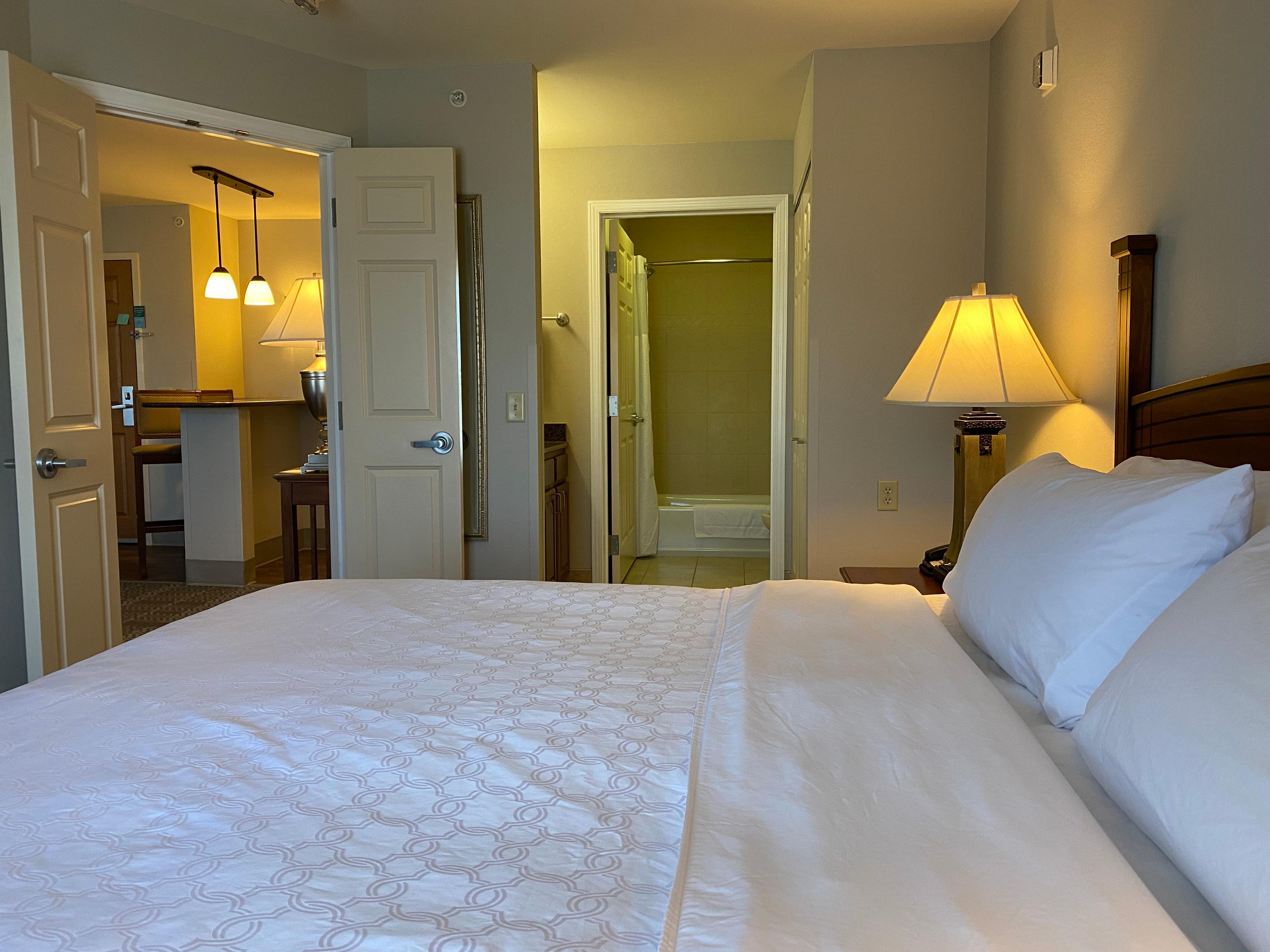 staybridge suites milwaukee west oconomowoc by ihg