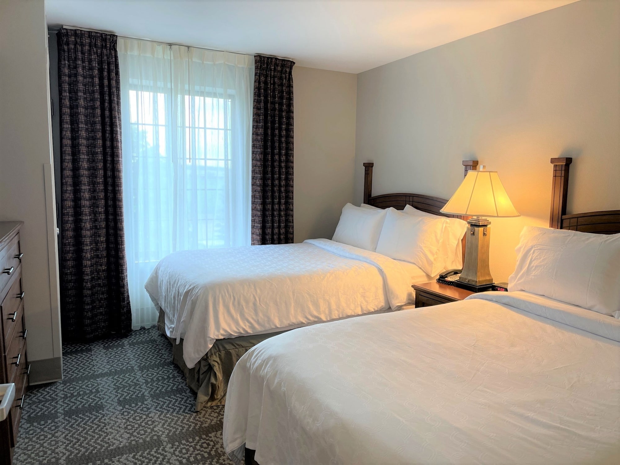 staybridge suites milwaukee west oconomowoc by ihg
