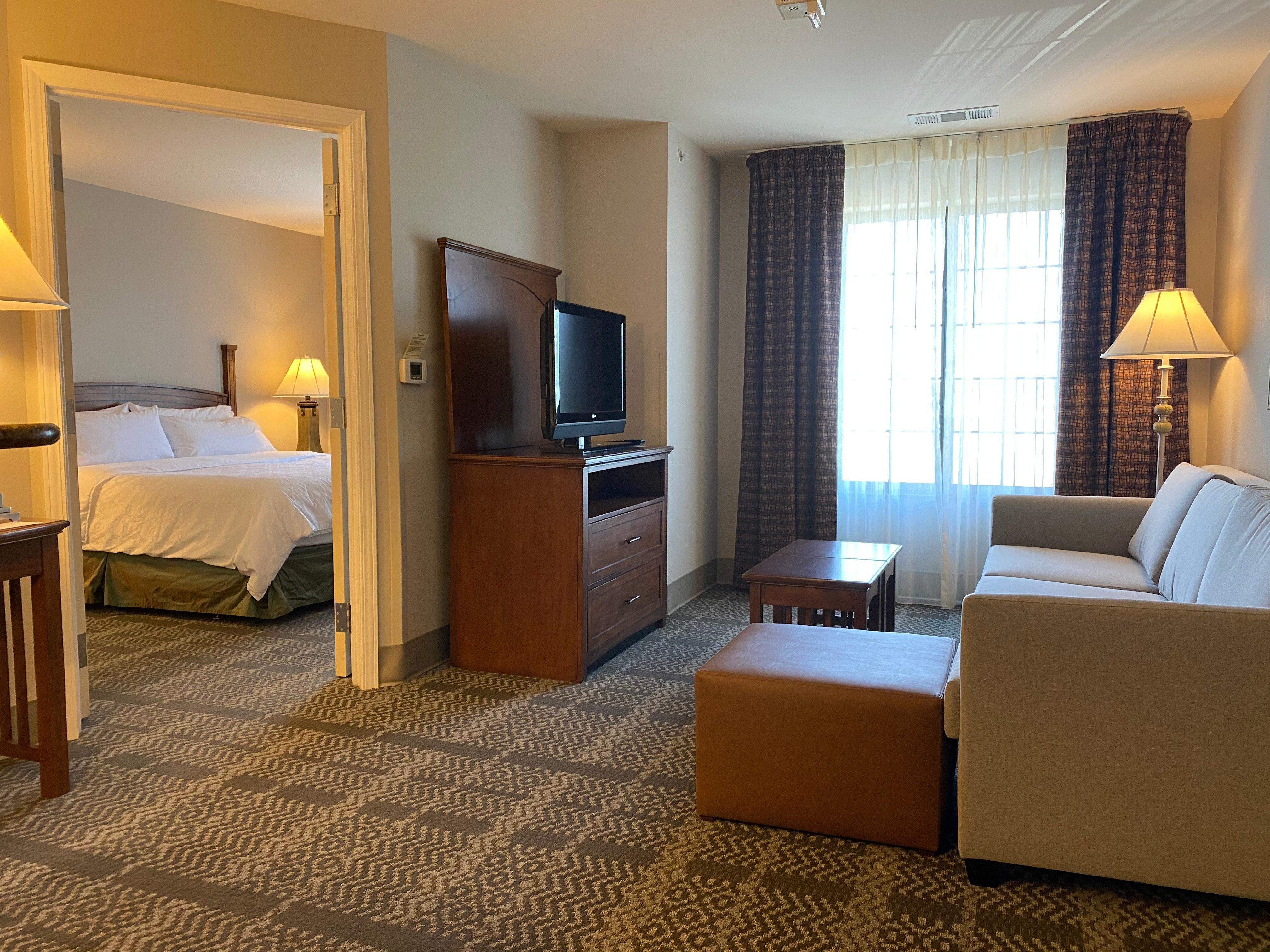 staybridge suites milwaukee west oconomowoc by ihg