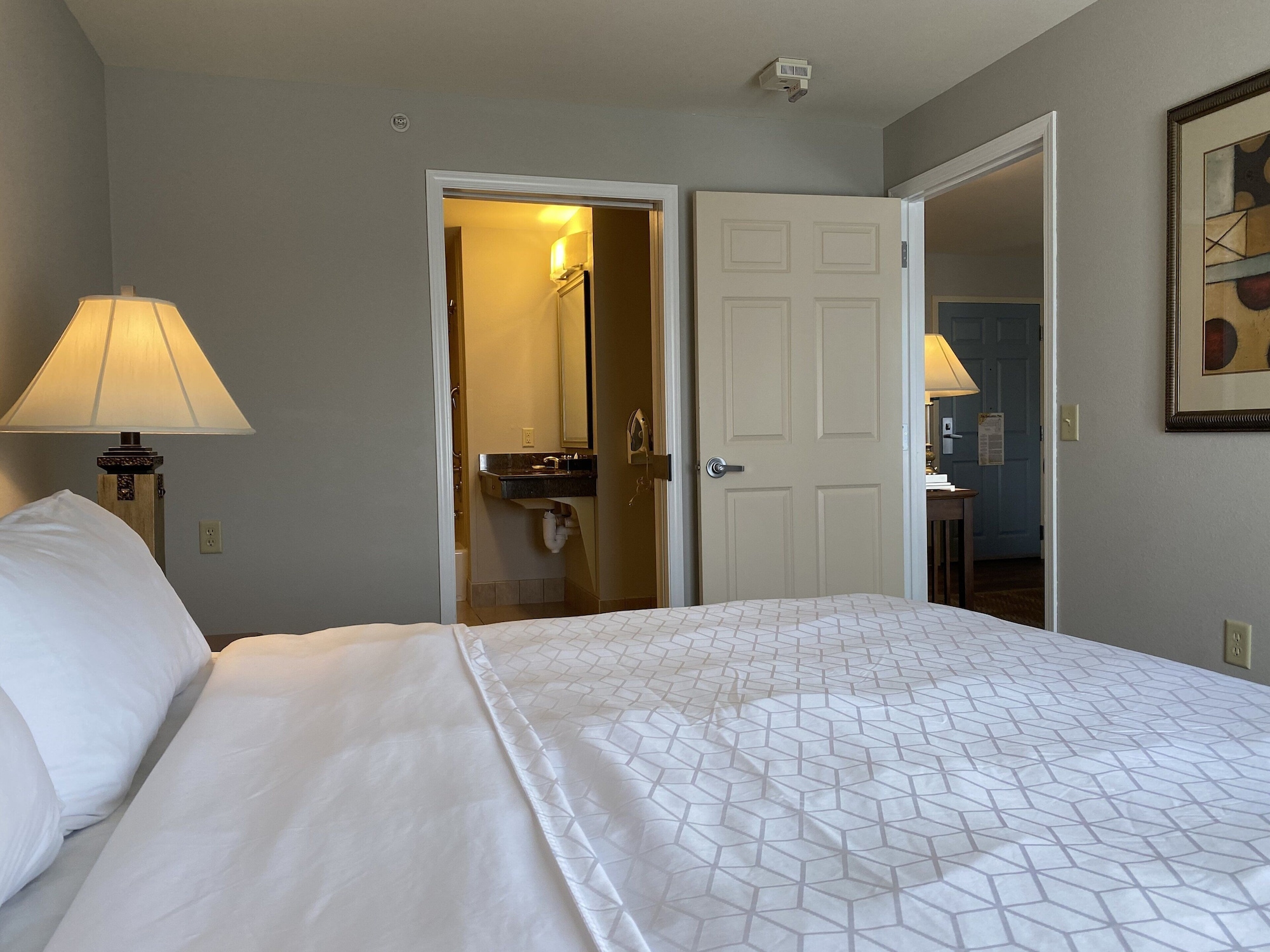 staybridge suites milwaukee west oconomowoc by ihg