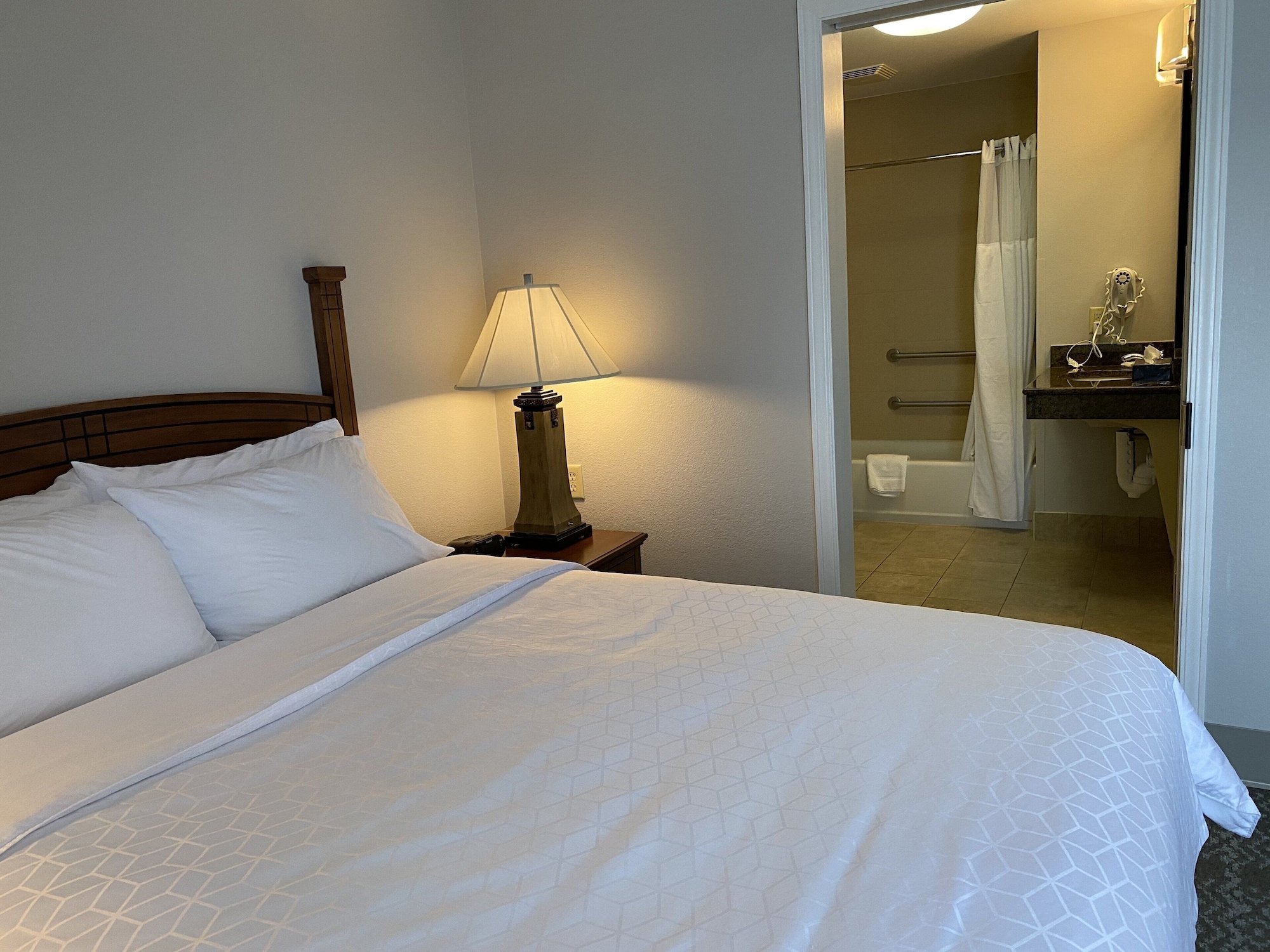 staybridge suites milwaukee west oconomowoc by ihg