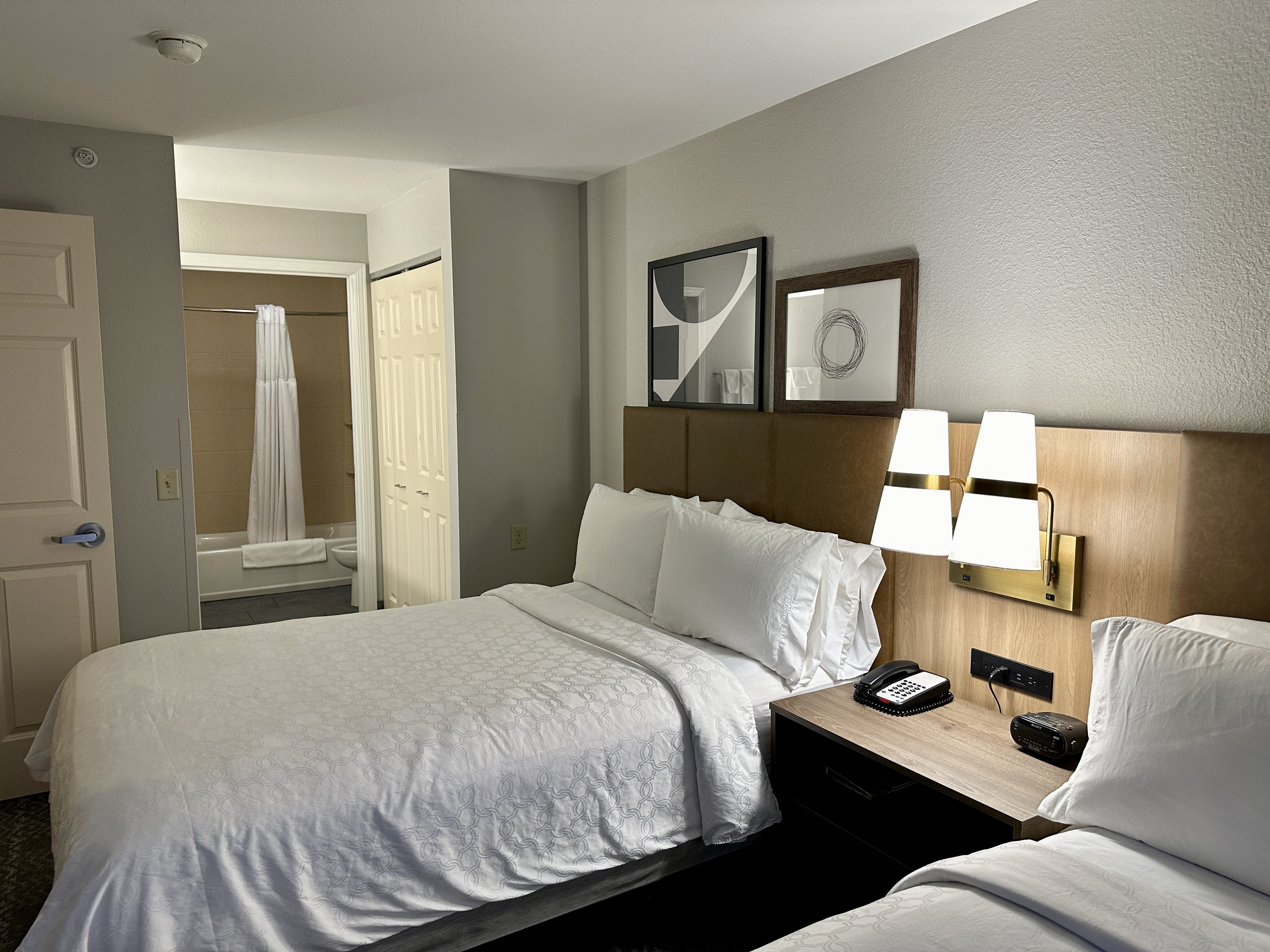 staybridge suites milwaukee west oconomowoc by ihg