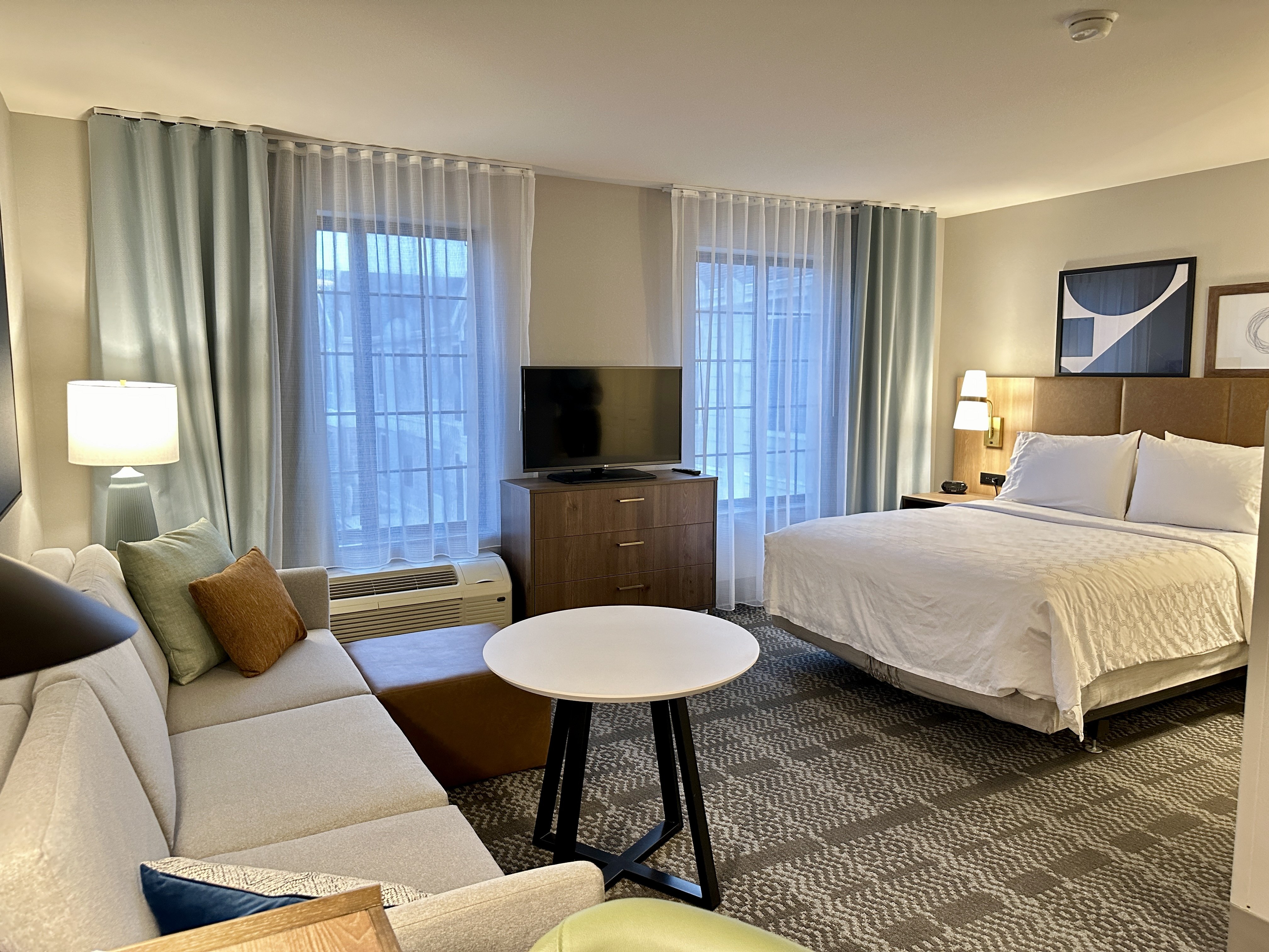 staybridge suites milwaukee west oconomowoc by ihg