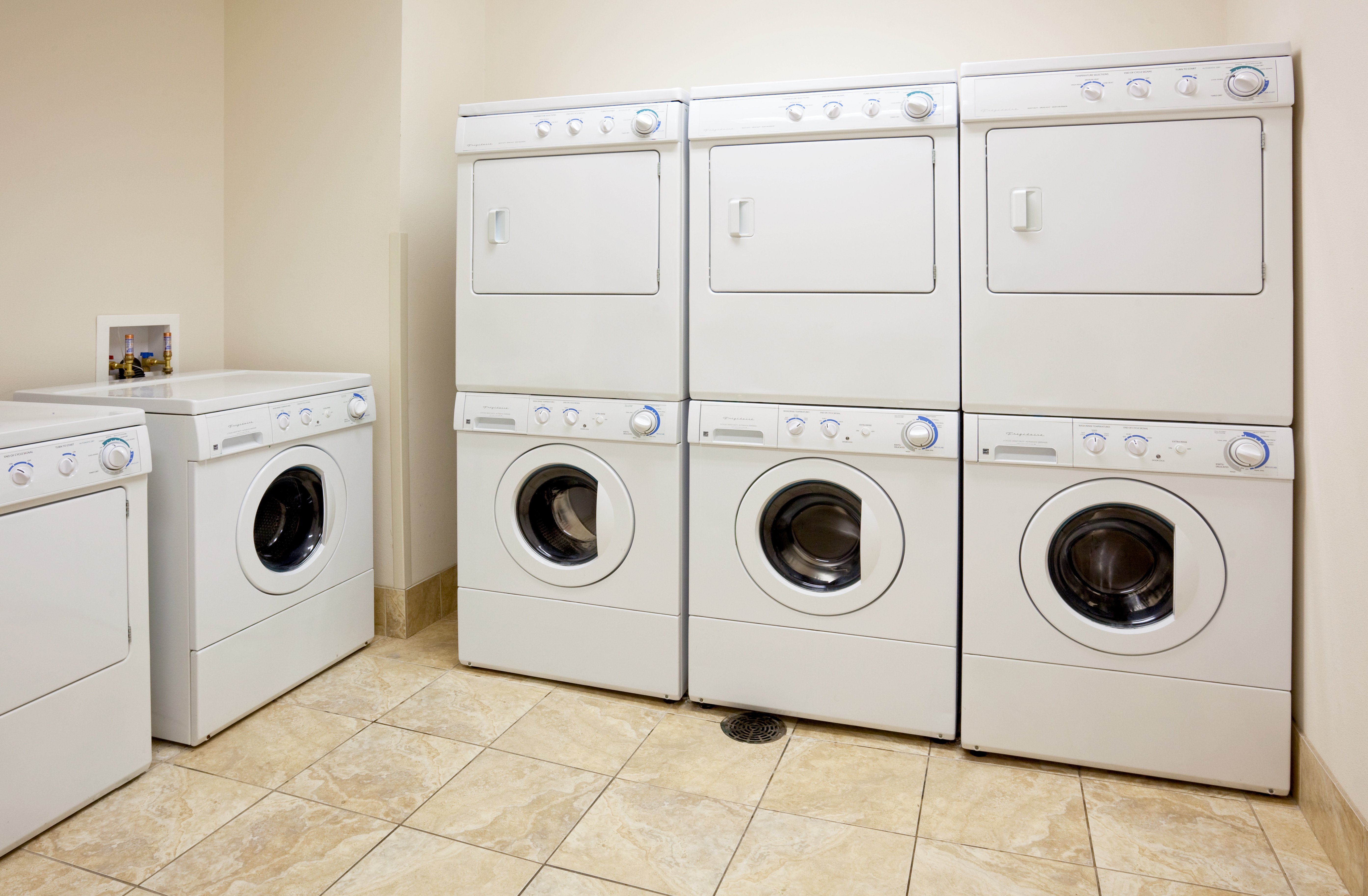 staybridge suites milwaukee west oconomowoc by ihg