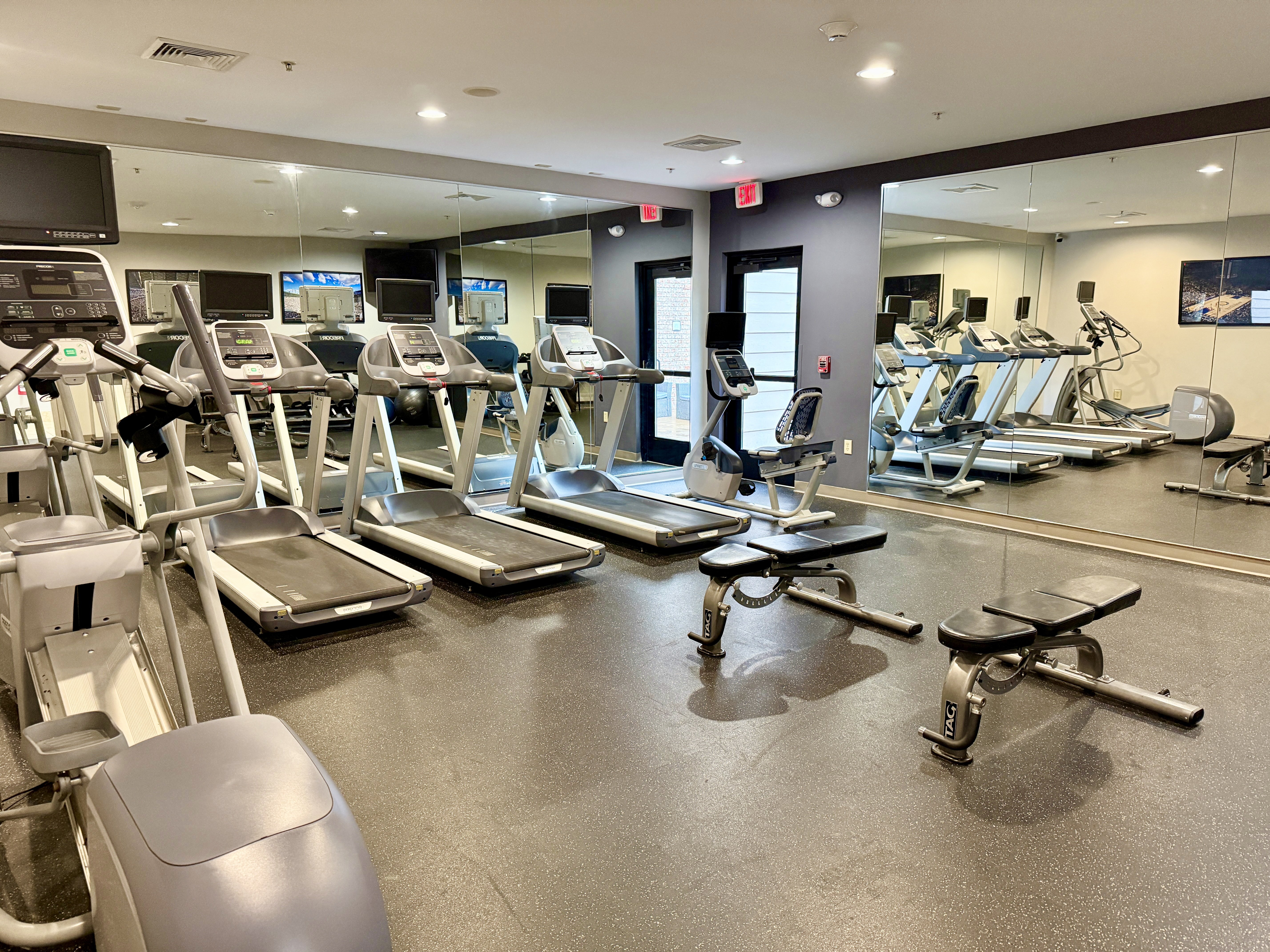 staybridge suites milwaukee west oconomowoc by ihg