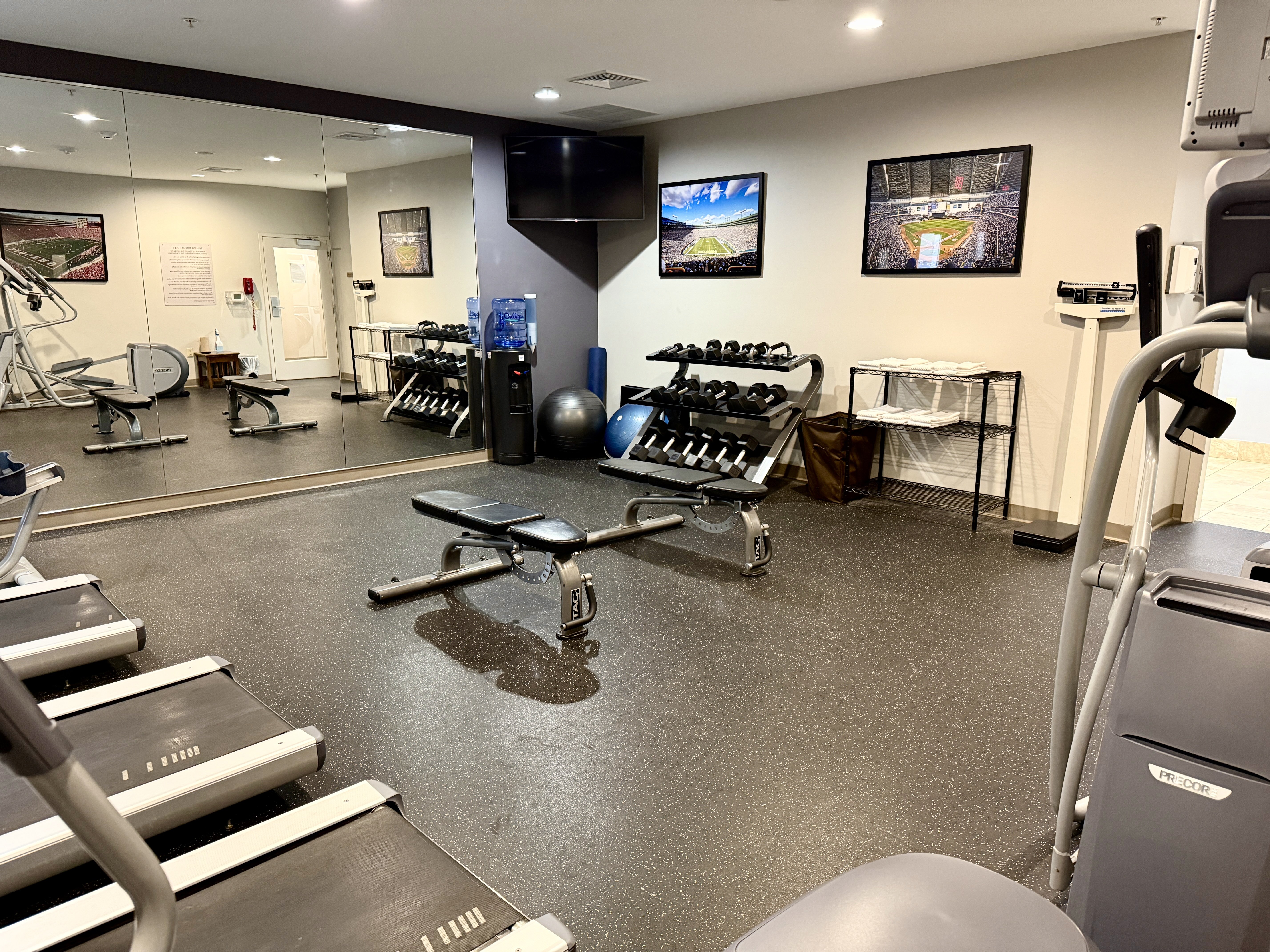 staybridge suites milwaukee west oconomowoc by ihg
