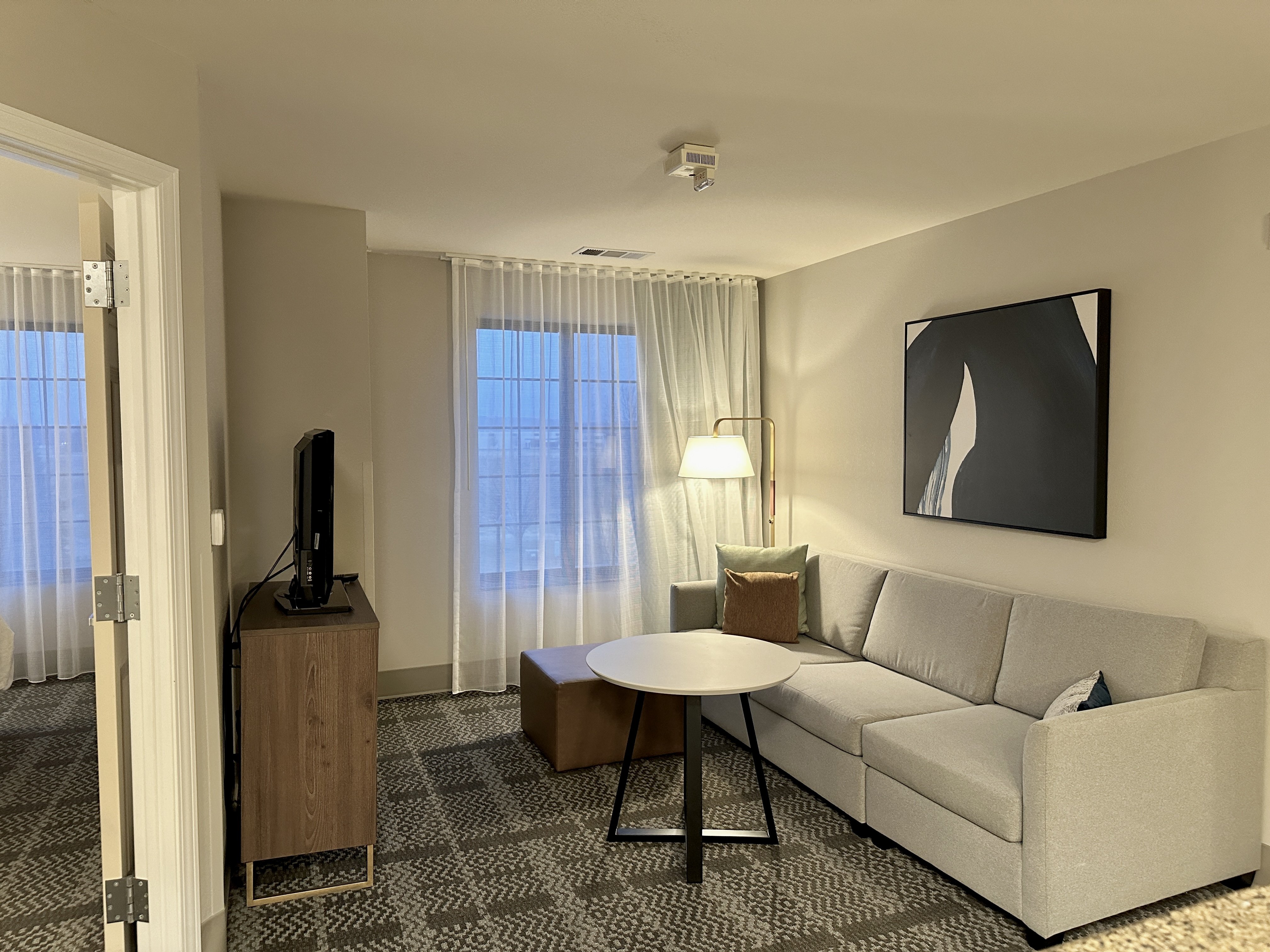 staybridge suites milwaukee west oconomowoc by ihg