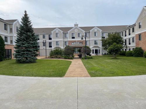 staybridge suites milwaukee west oconomowoc by ihg