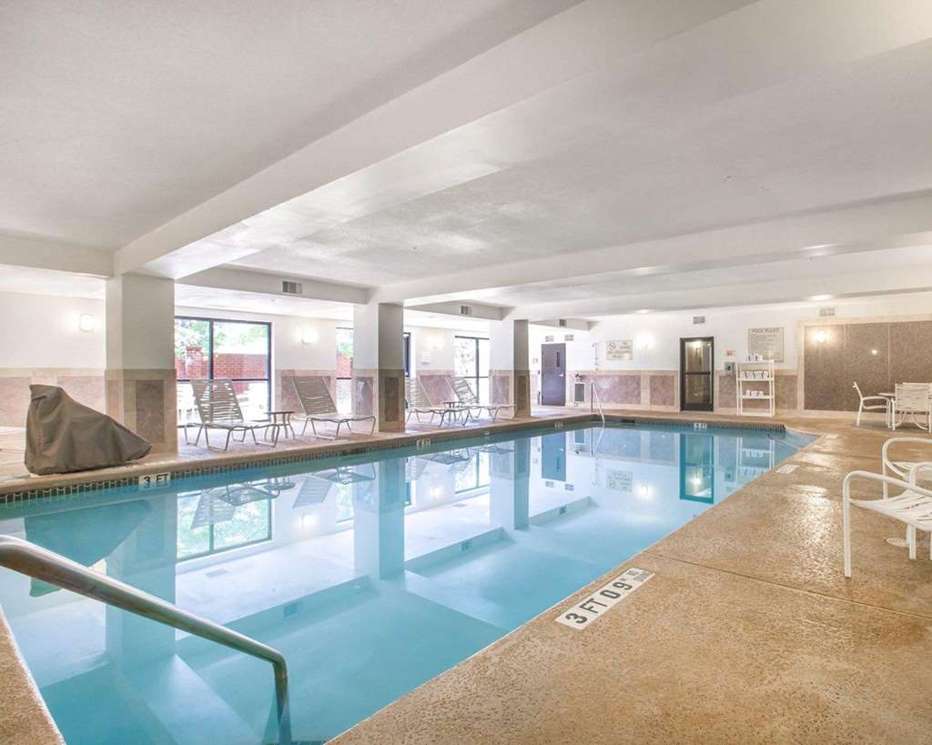 comfort suites atlanta airport