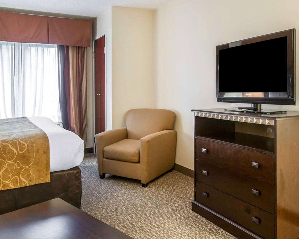 comfort suites atlanta airport