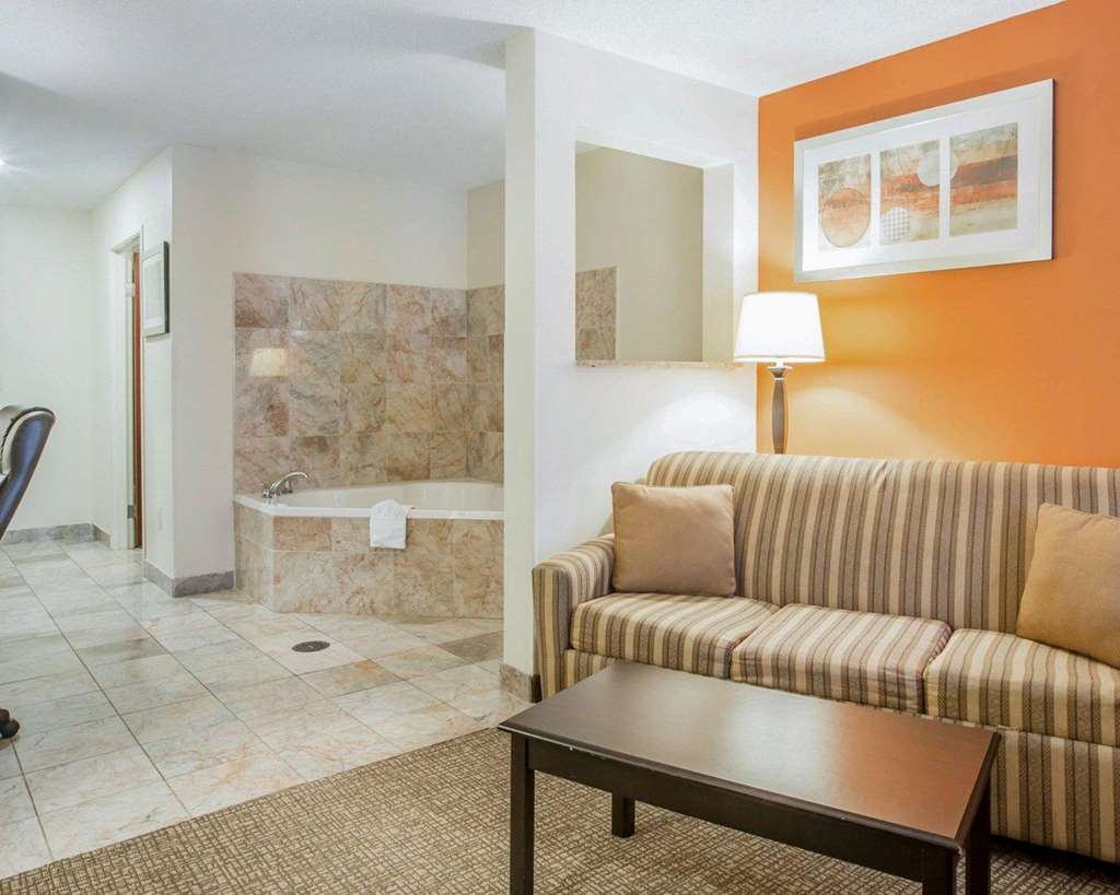comfort suites atlanta airport