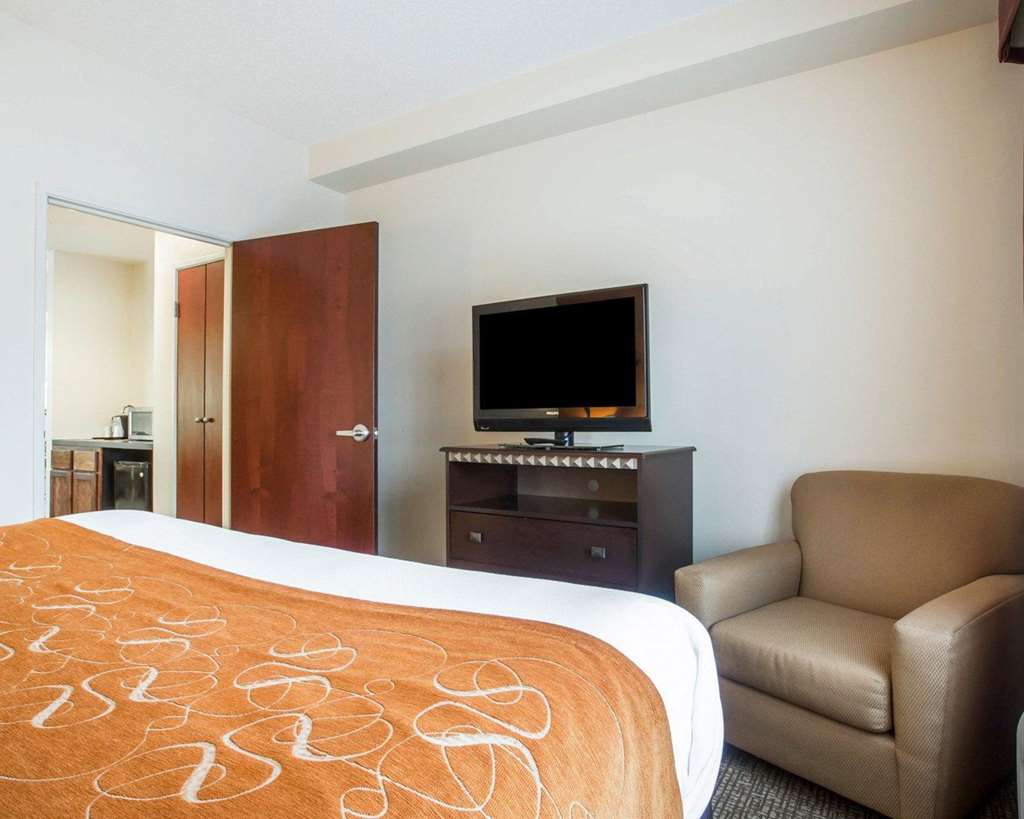 comfort suites atlanta airport