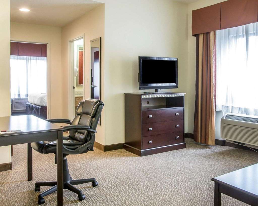 comfort suites atlanta airport