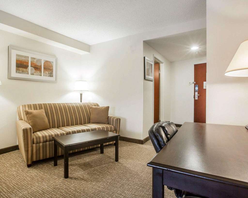 comfort suites atlanta airport