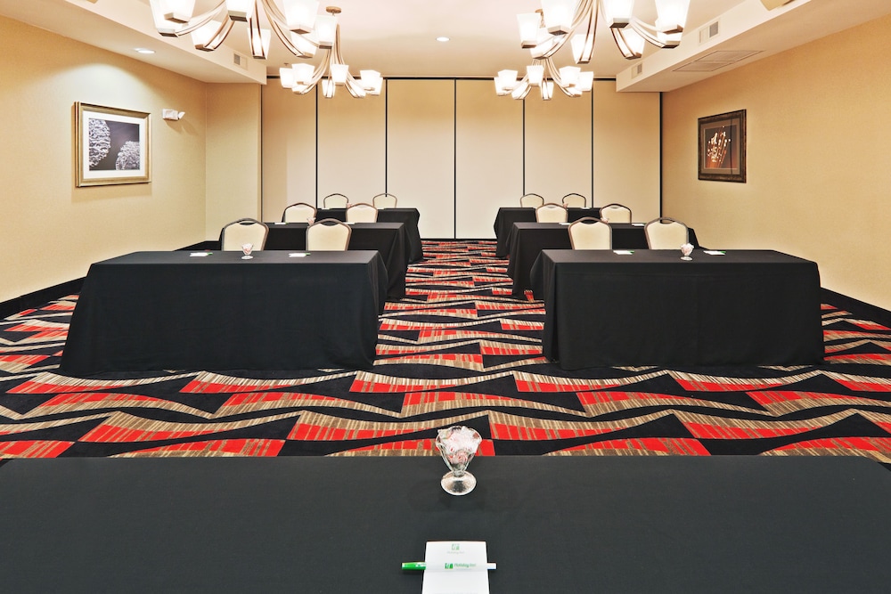 holiday inn oklahoma city airport by ihg
