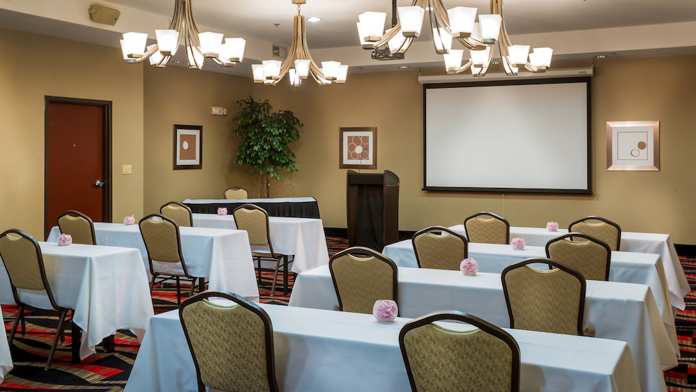 holiday inn oklahoma city airport by ihg