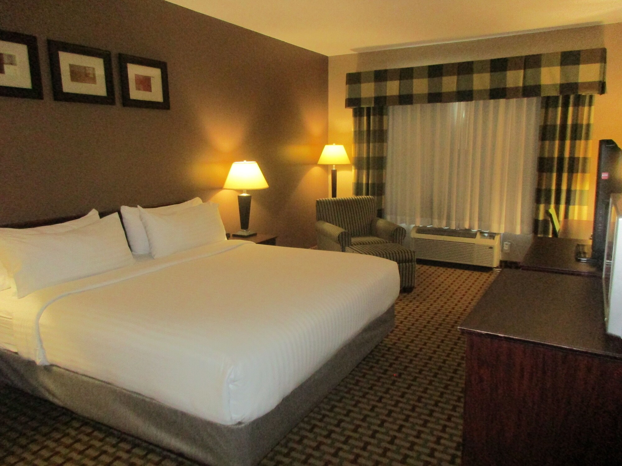 holiday inn express oneill by ihg