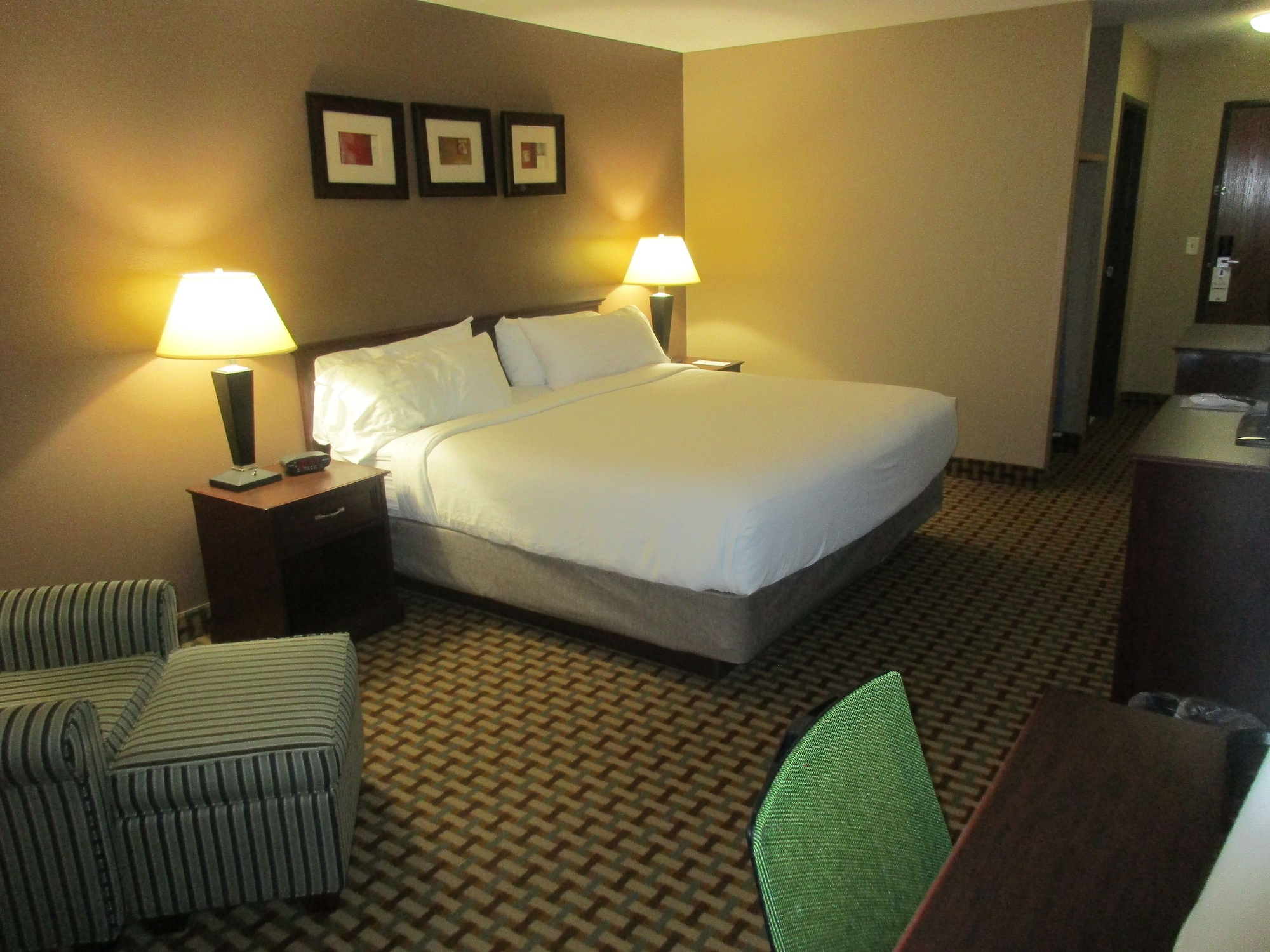 holiday inn express oneill by ihg