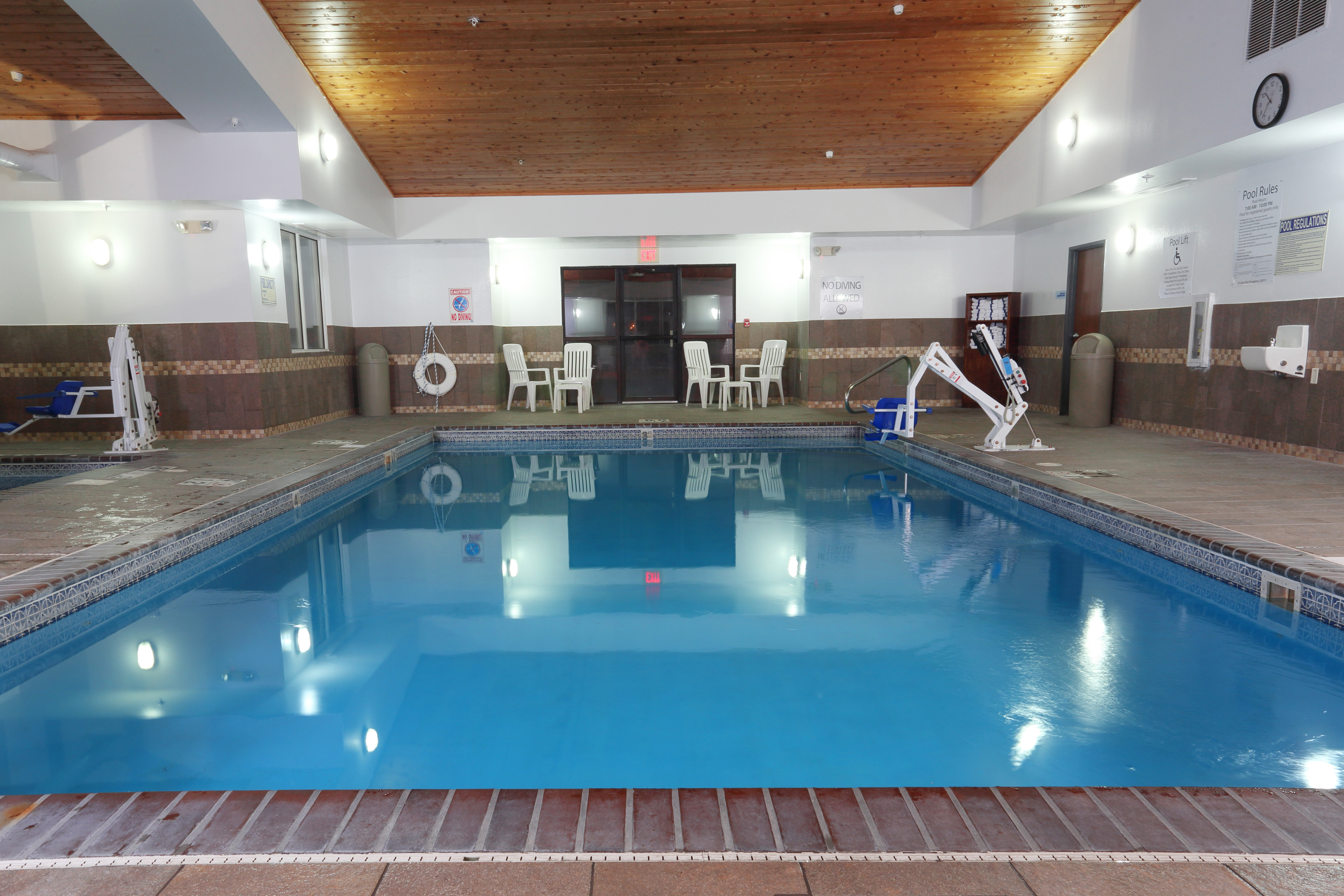 holiday inn express oneill by ihg