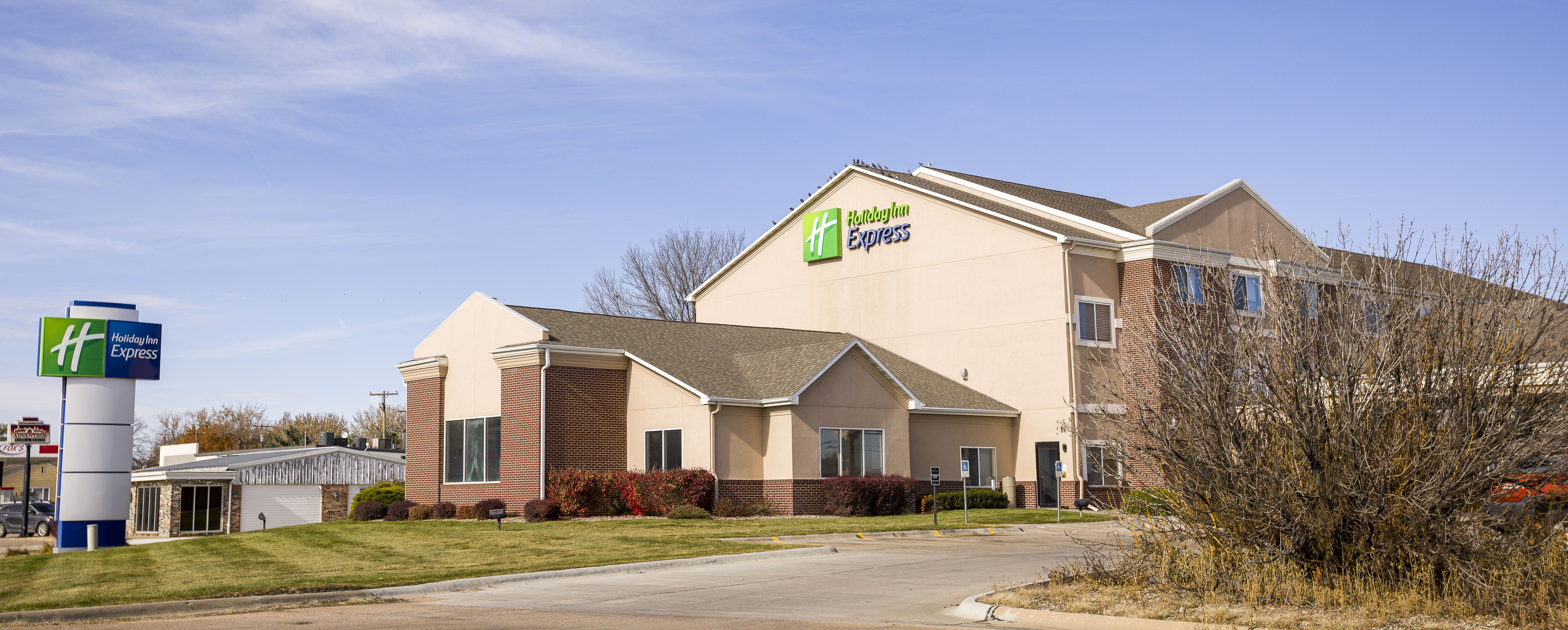 holiday inn express oneill by ihg