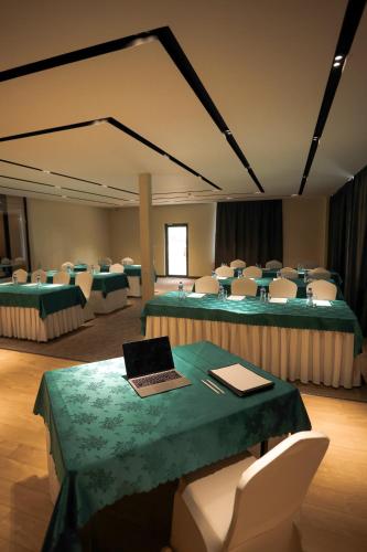 edelweiss art hotel