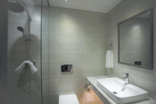 edelweiss art hotel
