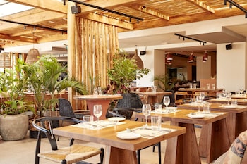 the syntopia hotel