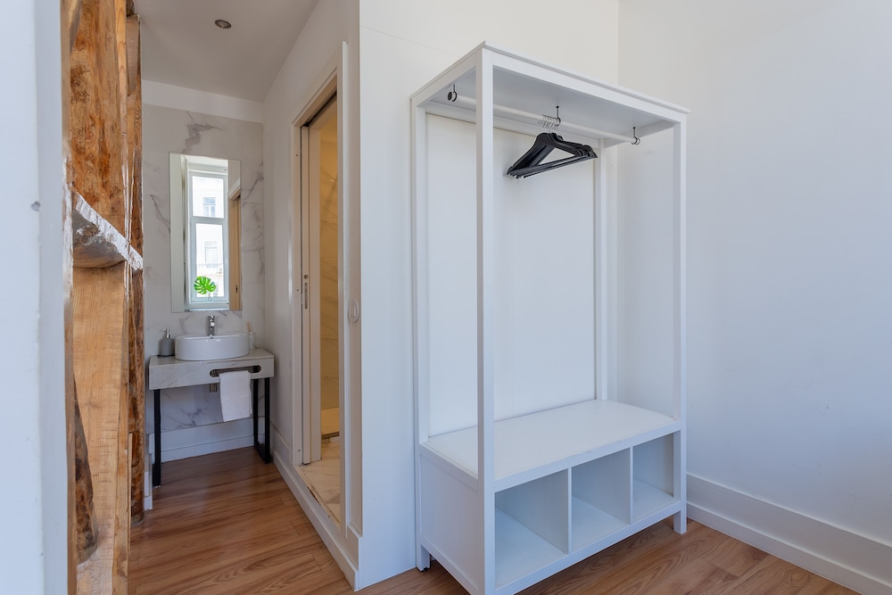 lisbon check in guesthouse