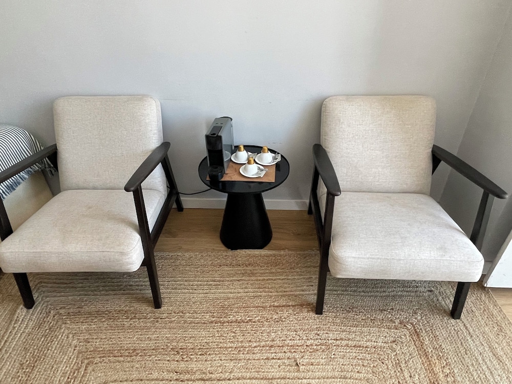 lisbon check in guesthouse