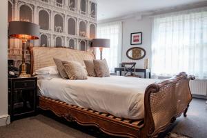 The Bull Hotel,Dorset>>Bridport,4 star