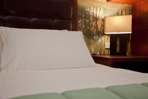 grand hotel wyong