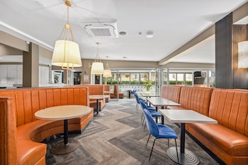 grand hotel wyong