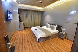 evergreen hotel