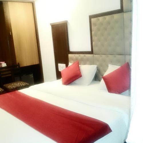 hotel shelter palace