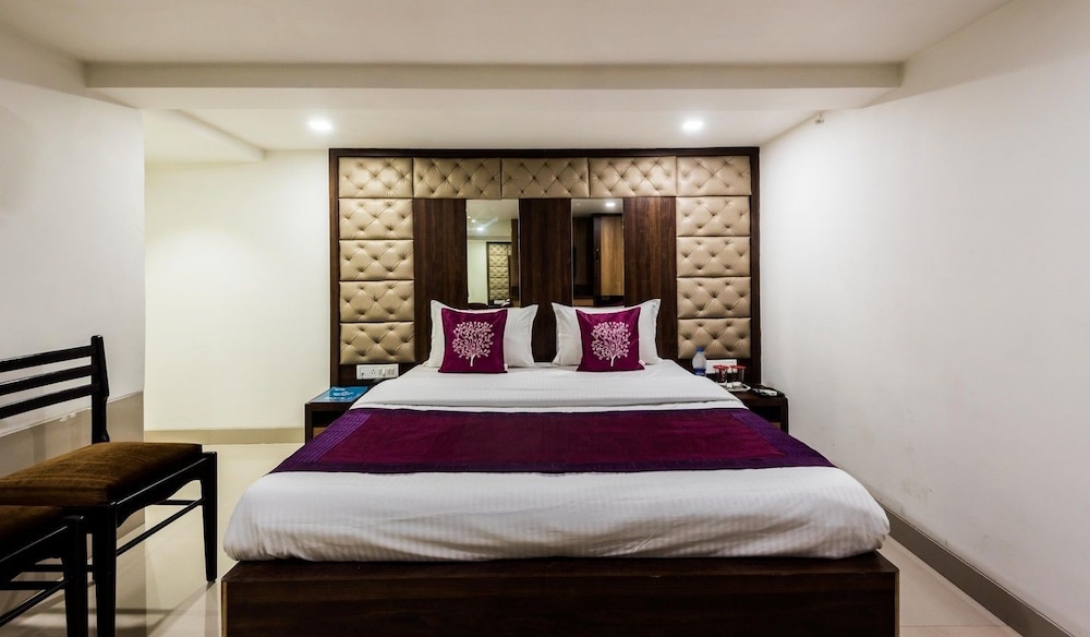 hotel shelter palace