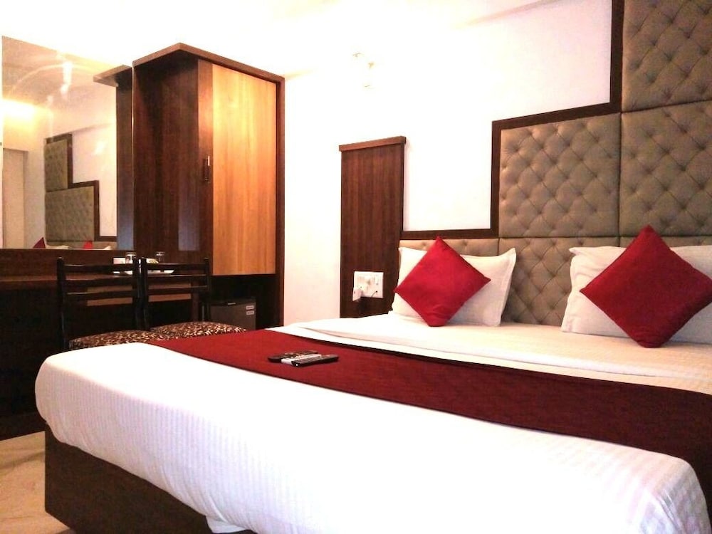 hotel shelter palace