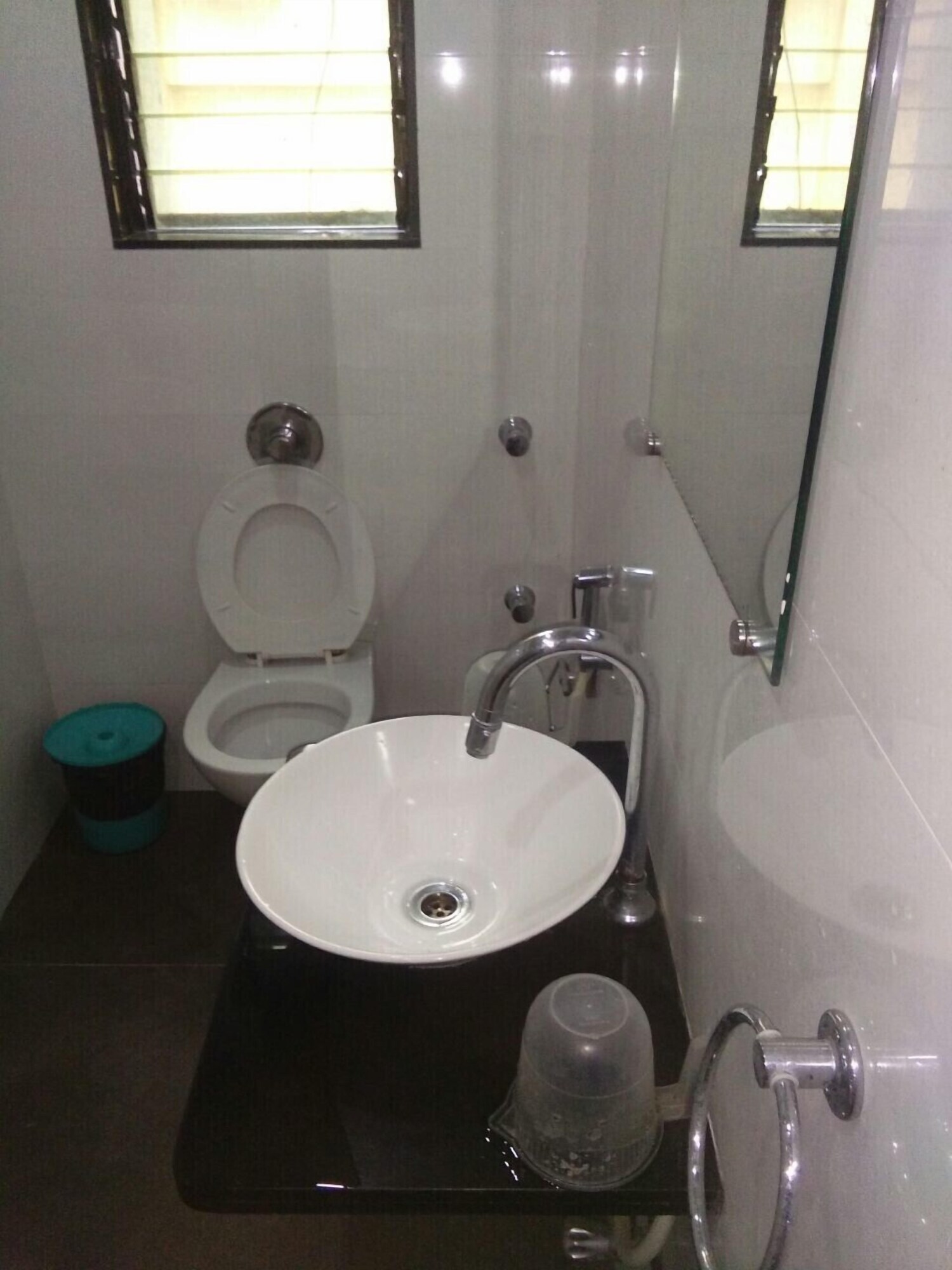 hotel shelter palace