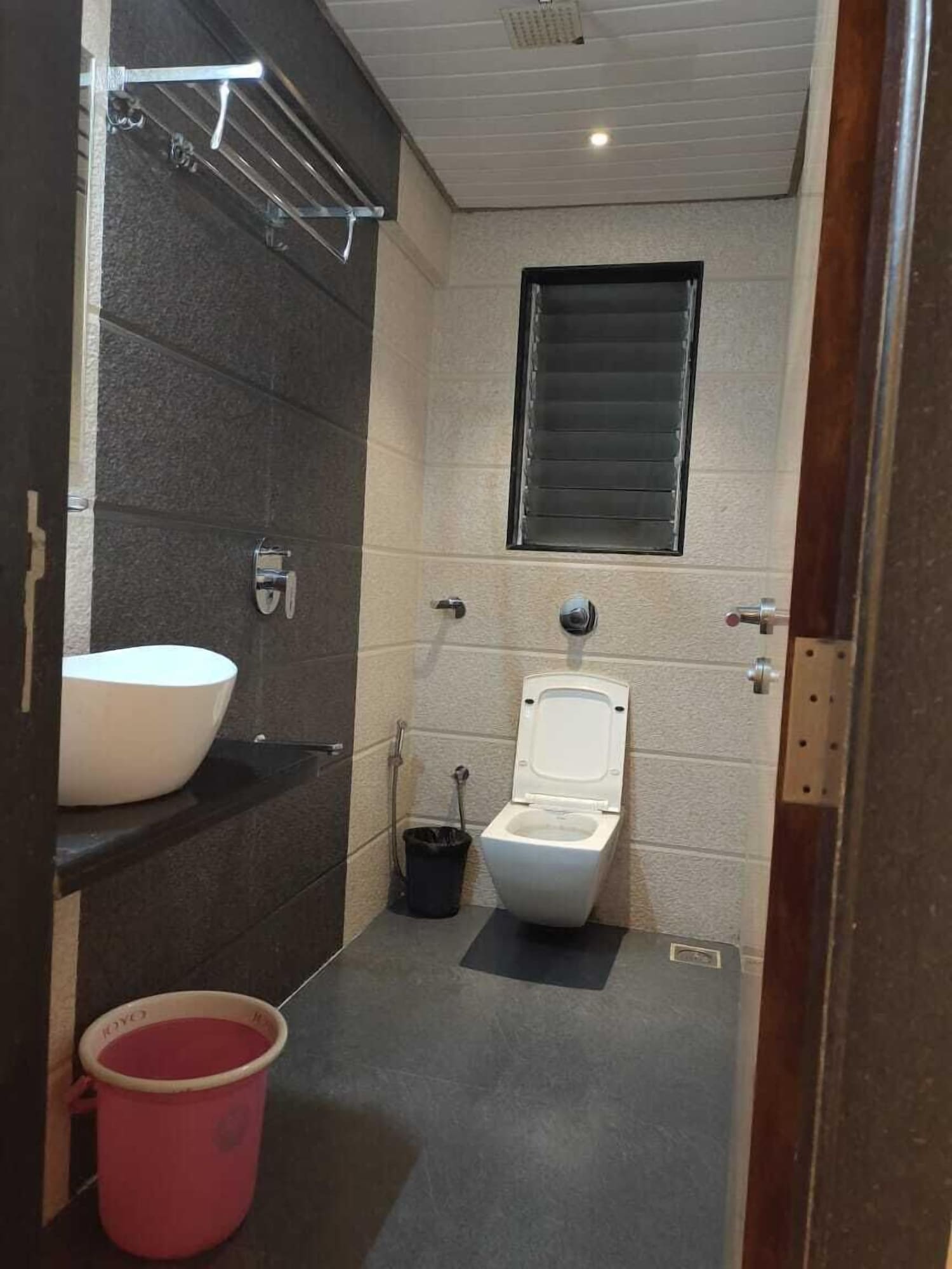 hotel shelter palace