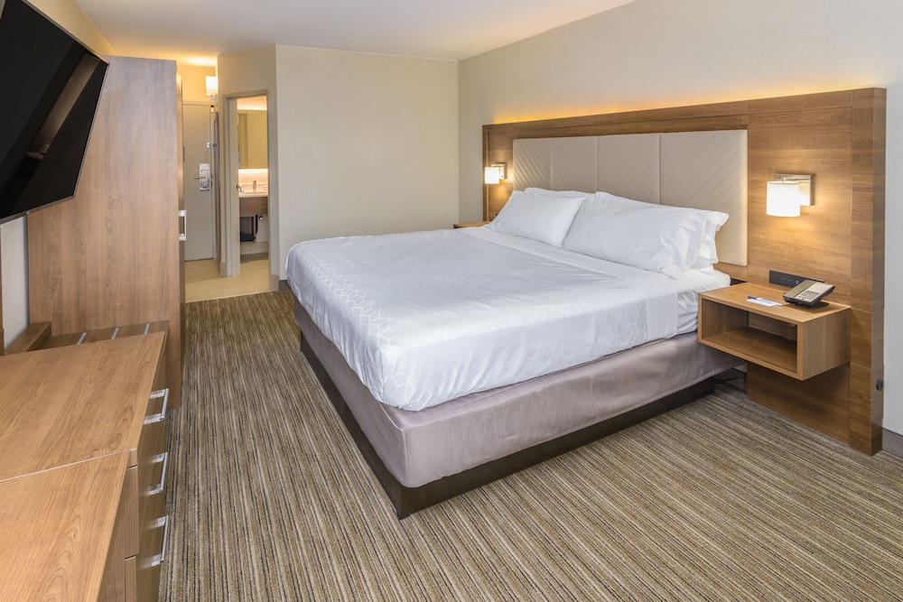 holiday inn express southington by ihg
